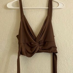 women’s crop top size medium